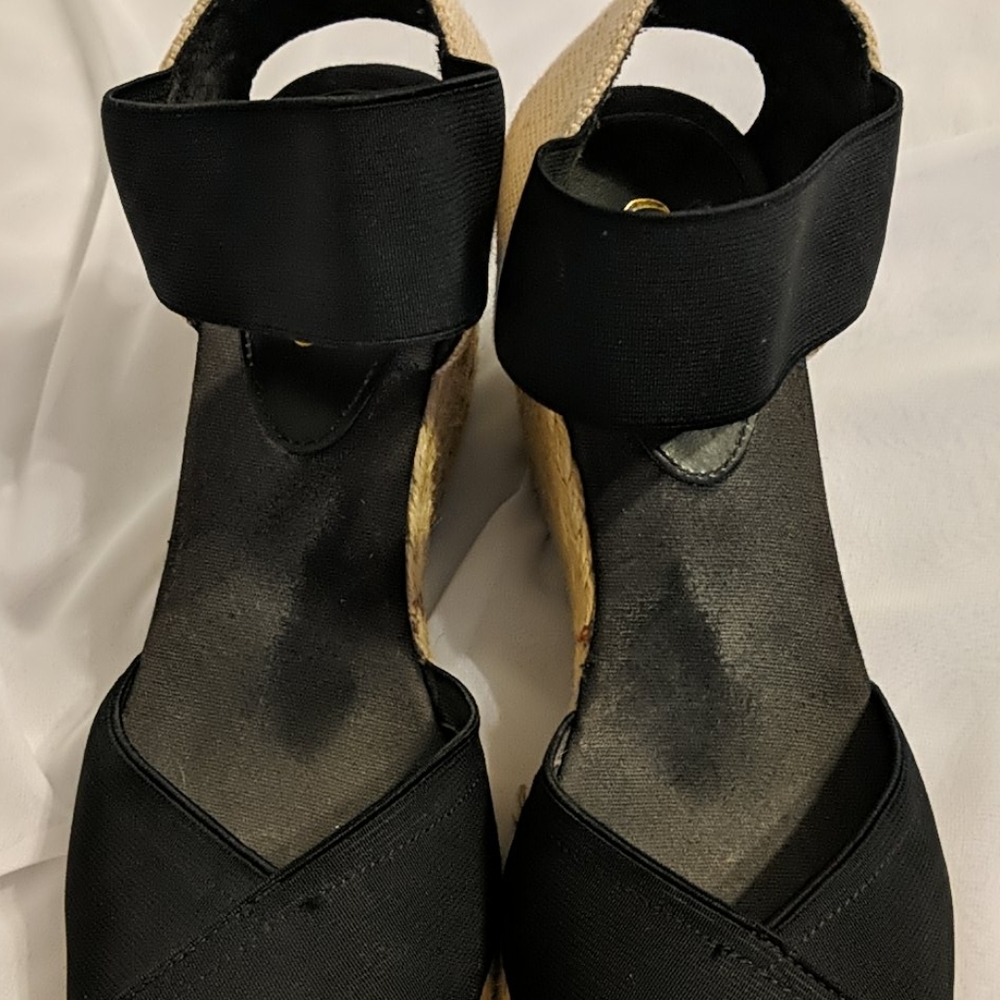 Shoes - Picture 4 of 6